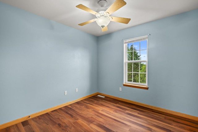 W203N17272 Francis DRIVE, Jackson, WI 53037