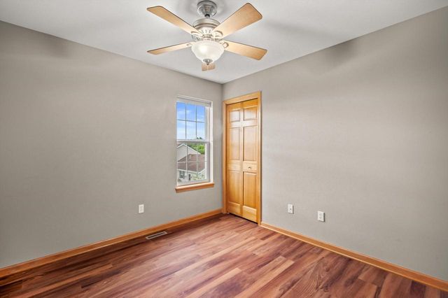 W203N17272 Francis DRIVE, Jackson, WI 53037