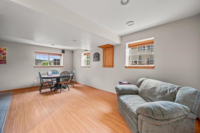 W203N17272 Francis DRIVE, Jackson, WI 53037