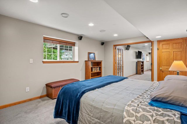 W203N17272 Francis DRIVE, Jackson, WI 53037