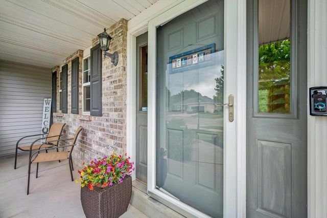 W203N17272 Francis DRIVE, Jackson, WI 53037