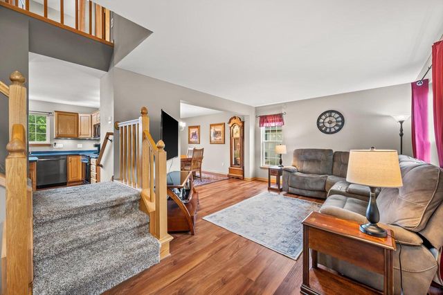 W203N17272 Francis DRIVE, Jackson, WI 53037