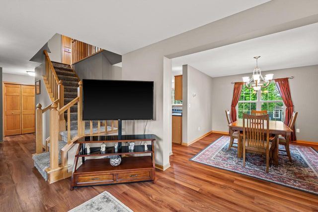 W203N17272 Francis DRIVE, Jackson, WI 53037