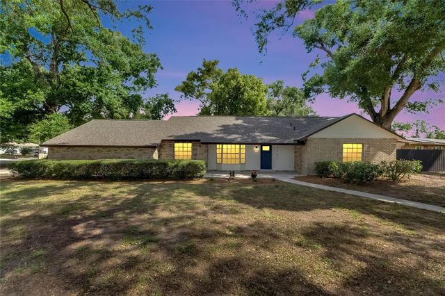 2207 PARKWOOD DRIVE, Valrico, FL 33594