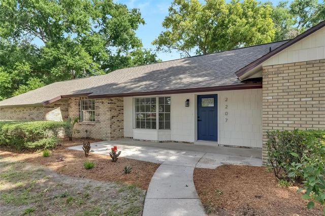2207 PARKWOOD DRIVE, Valrico, FL 33594