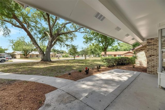 2207 PARKWOOD DRIVE, Valrico, FL 33594
