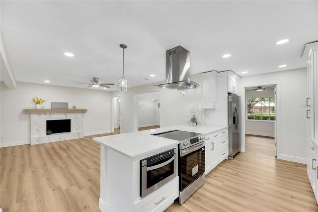 2207 PARKWOOD DRIVE, Valrico, FL 33594