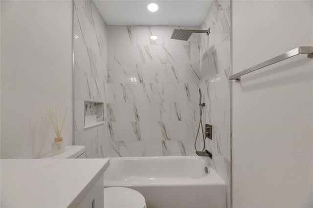 2207 PARKWOOD DRIVE, Valrico, FL 33594