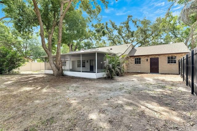 2207 PARKWOOD DRIVE, Valrico, FL 33594