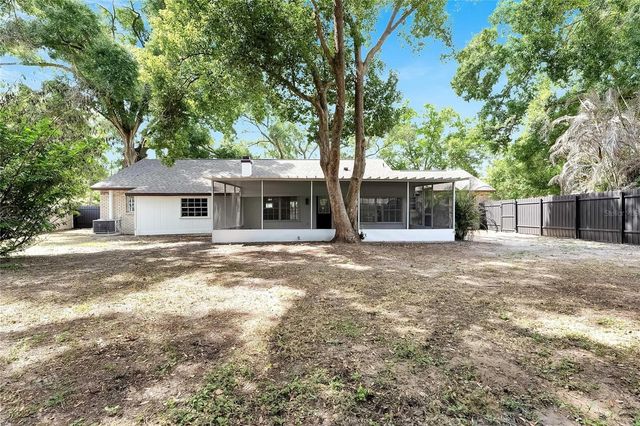 2207 PARKWOOD DRIVE, Valrico, FL 33594