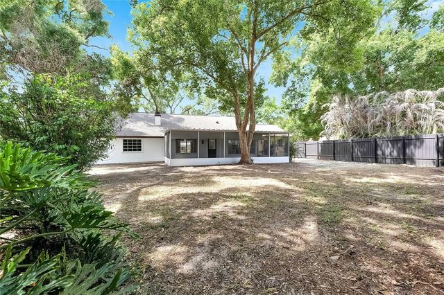 2207 PARKWOOD DRIVE, Valrico, FL 33594