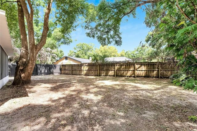 2207 PARKWOOD DRIVE, Valrico, FL 33594