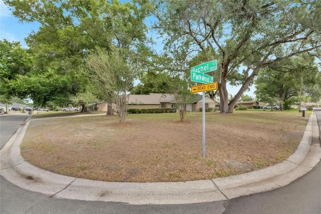 2207 PARKWOOD DRIVE, Valrico, FL 33594