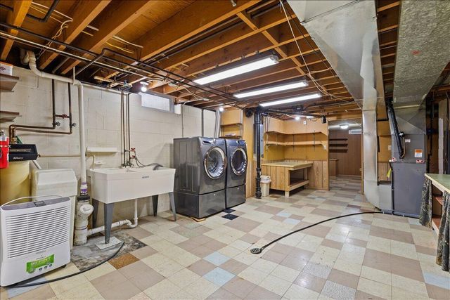 W174N9458 Joper ROAD, Menomonee Falls, WI 53051