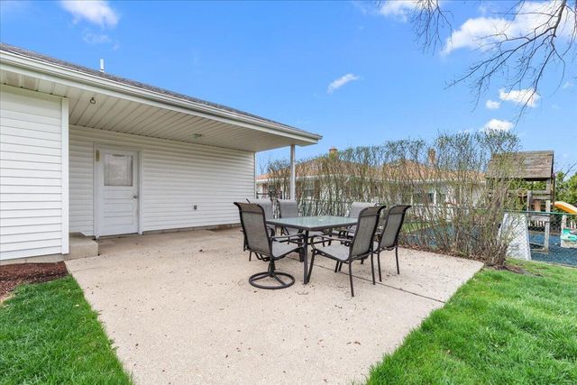 W174N9458 Joper ROAD, Menomonee Falls, WI 53051