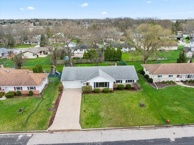 W174N9458 Joper ROAD, Menomonee Falls, WI 53051