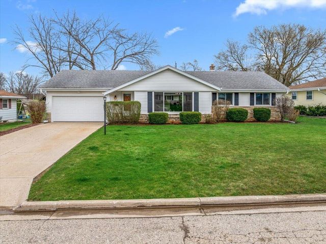 W174N9458 Joper ROAD, Menomonee Falls, WI 53051