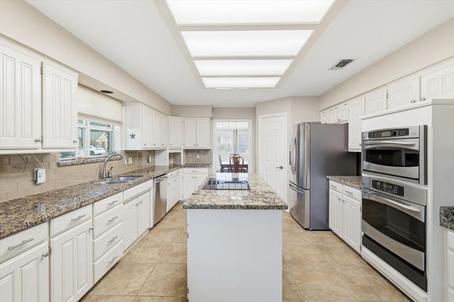 5300 Huntington Court, Colleyville, TX 76034