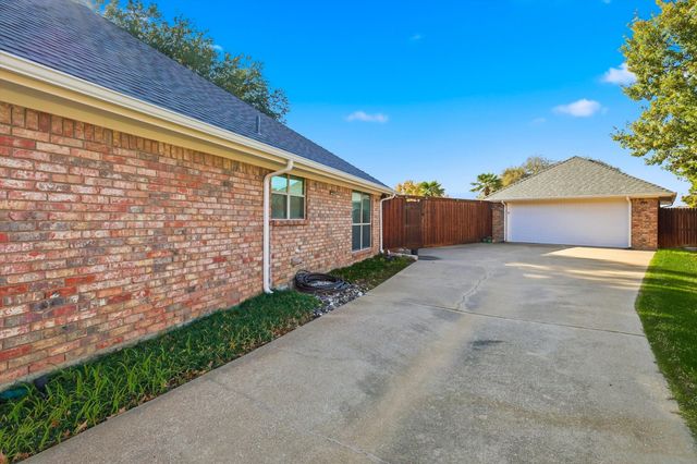 5300 Huntington Court, Colleyville, TX 76034