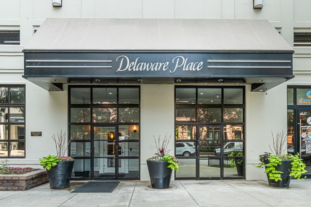 33 W Delaware Place 14F, Chicago, IL 60610