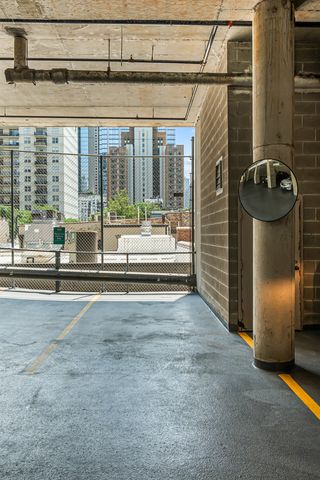 33 W Delaware Place 14F, Chicago, IL 60610