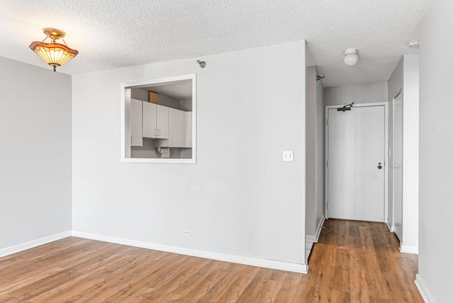 33 W Delaware Place 14F, Chicago, IL 60610