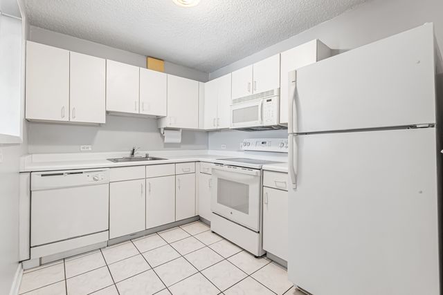 33 W Delaware Place 14F, Chicago, IL 60610