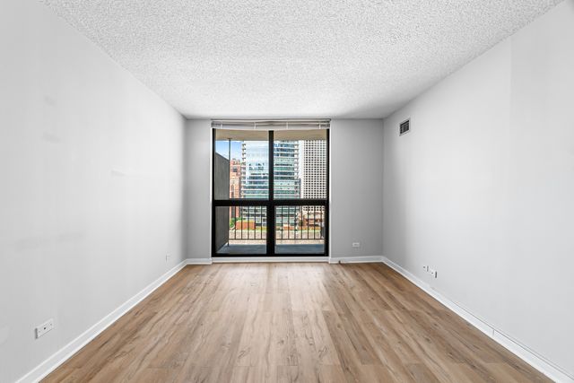 33 W Delaware Place 14F, Chicago, IL 60610