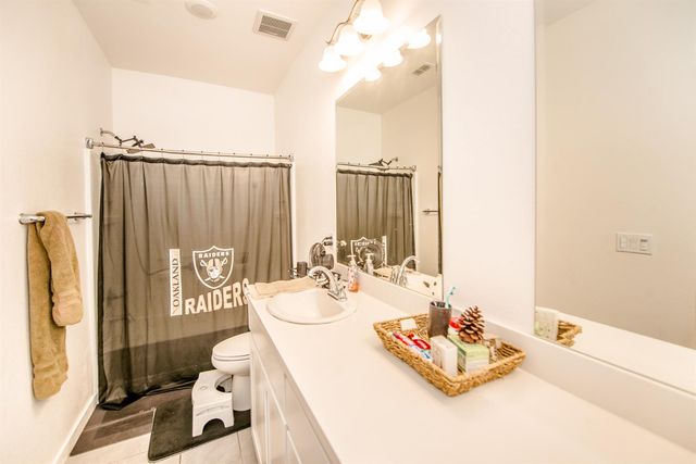 2270 Monte Cassino Ln, Sacramento, CA 95825