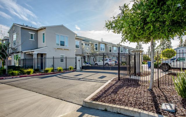 2270 Monte Cassino Ln, Sacramento, CA 95825