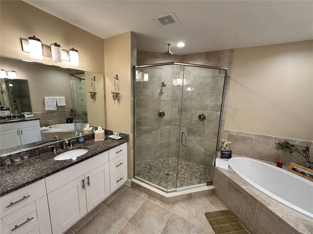 7740 34TH AVE W 202, Bradenton, FL 34209