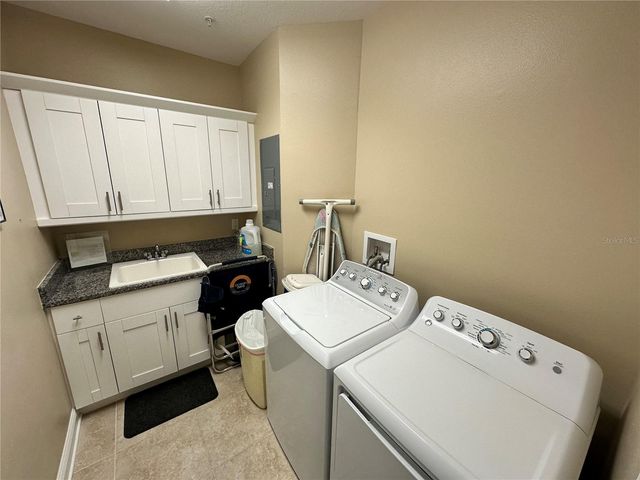 7740 34TH AVE W 202, Bradenton, FL 34209