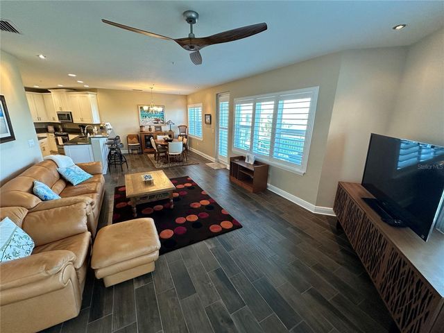 7740 34TH AVE W 202, Bradenton, FL 34209