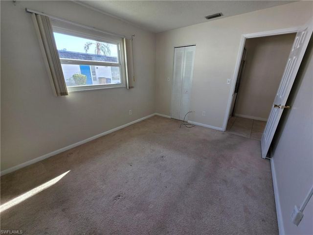 46 Hamlin CT, Lehigh Acres, FL 33936