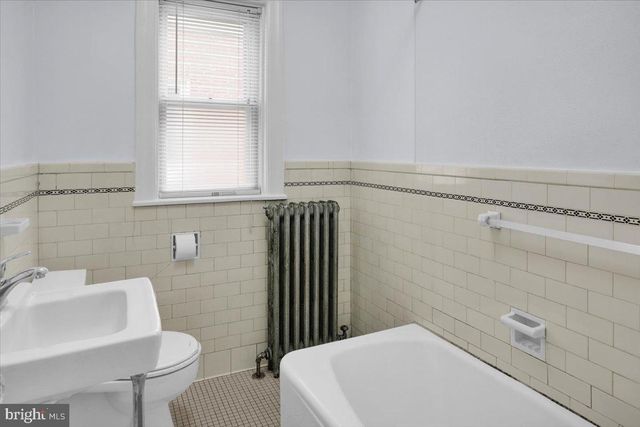 1960 PERKIOMEN AVE, Reading, PA 19606