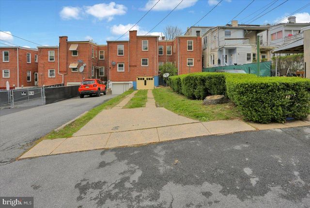 1960 PERKIOMEN AVE, Reading, PA 19606