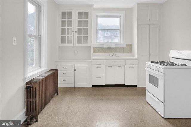 1960 PERKIOMEN AVE, Reading, PA 19606