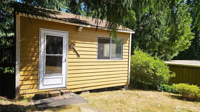 17017 10th Avenue NE, Shoreline, WA 98155