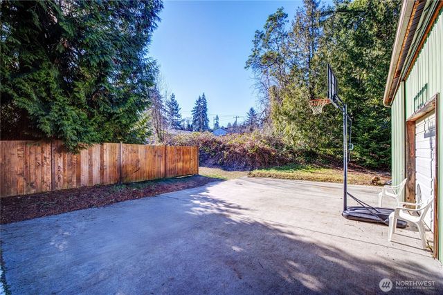 17017 10th Avenue NE, Shoreline, WA 98155