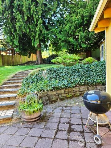 17017 10th Avenue NE, Shoreline, WA 98155