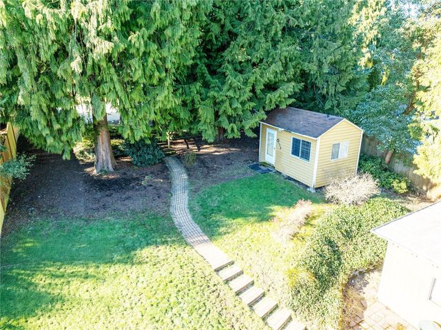 17017 10th Avenue NE, Shoreline, WA 98155