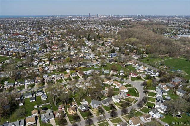 292 Kirkwood Drive, West Seneca, NY 14224