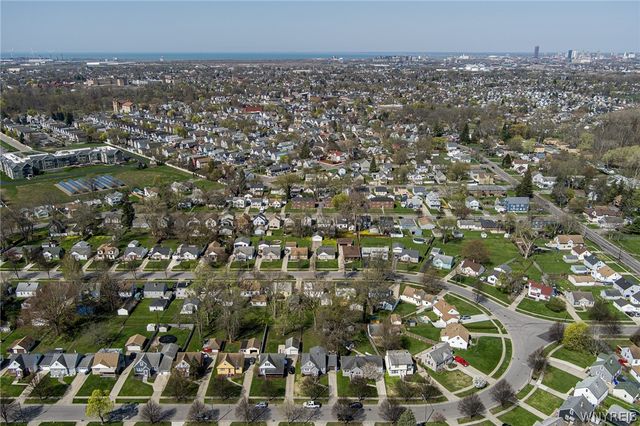 292 Kirkwood Drive, West Seneca, NY 14224