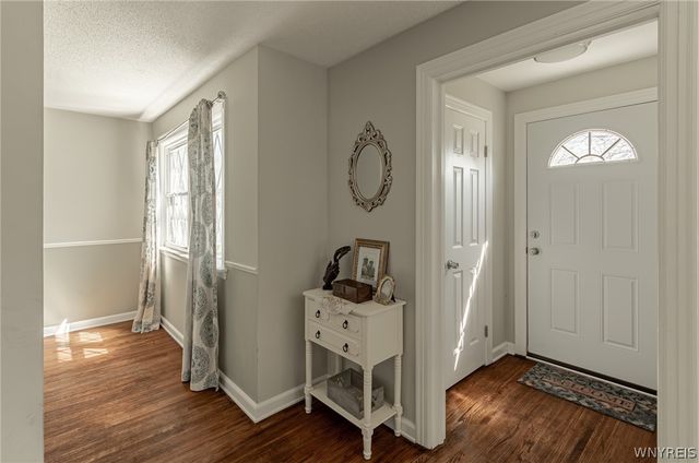 292 Kirkwood Drive, West Seneca, NY 14224