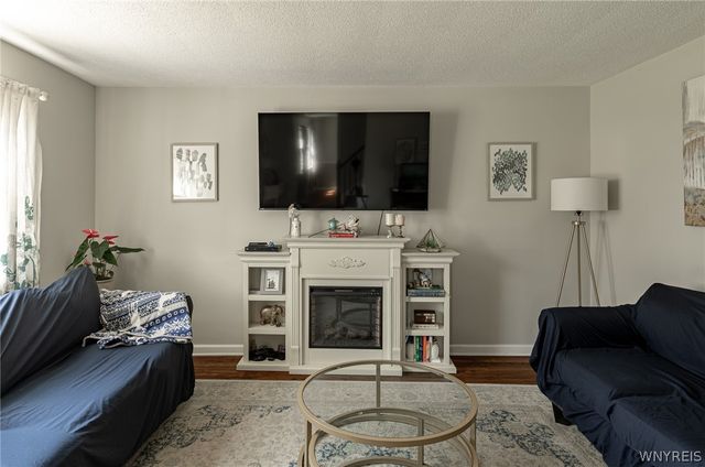 292 Kirkwood Drive, West Seneca, NY 14224