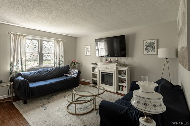 292 Kirkwood Drive, West Seneca, NY 14224