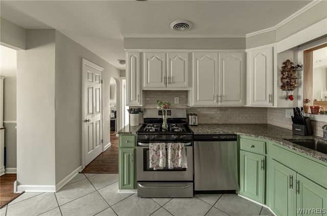 292 Kirkwood Drive, West Seneca, NY 14224
