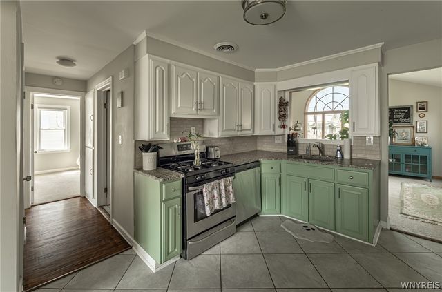 292 Kirkwood Drive, West Seneca, NY 14224