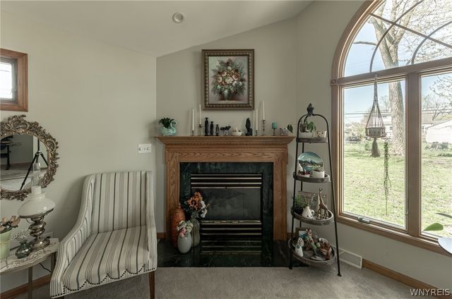 292 Kirkwood Drive, West Seneca, NY 14224