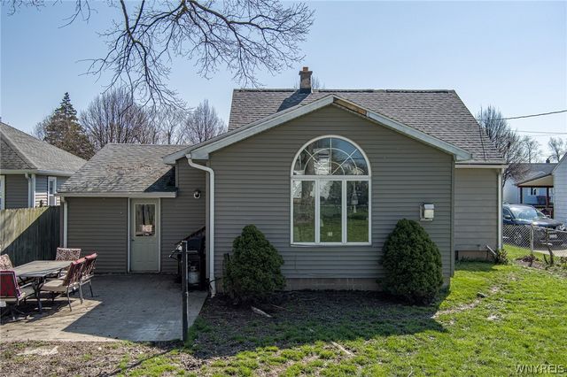 292 Kirkwood Drive, West Seneca, NY 14224